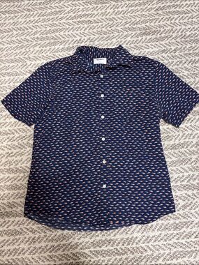 (M) Old Navy Navy Button-Up Shirt with Fish Print